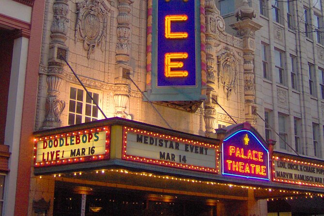 Walking Ghost Tour in Louisville - How the walking pace and group size affect the evening