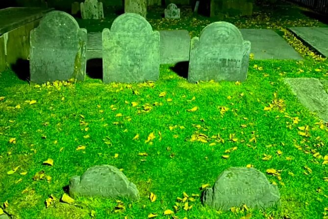 Walking Ghost Tour Through Newport RI - Redwood Library, Newport Reading Room, and Hotel Viking