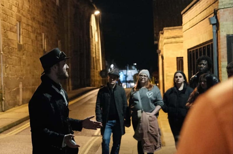 Warwick: Ghost, Crime & Murder Walking Tour - Starting beneath the Tudor timber