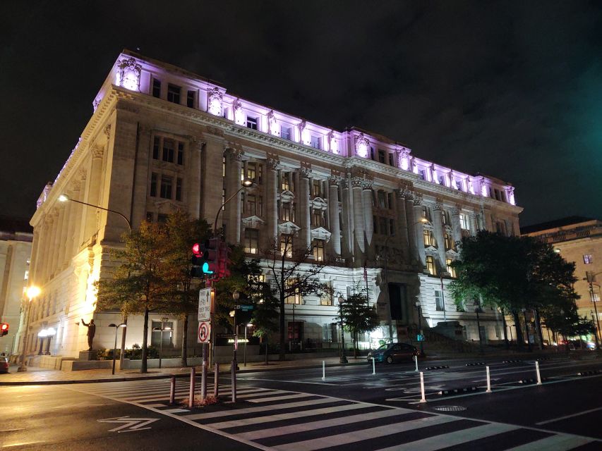 Washington DC: Ghosts Boos and Booze Haunted Pub Crawl - Bootleggers, politicians, and the National Theatre