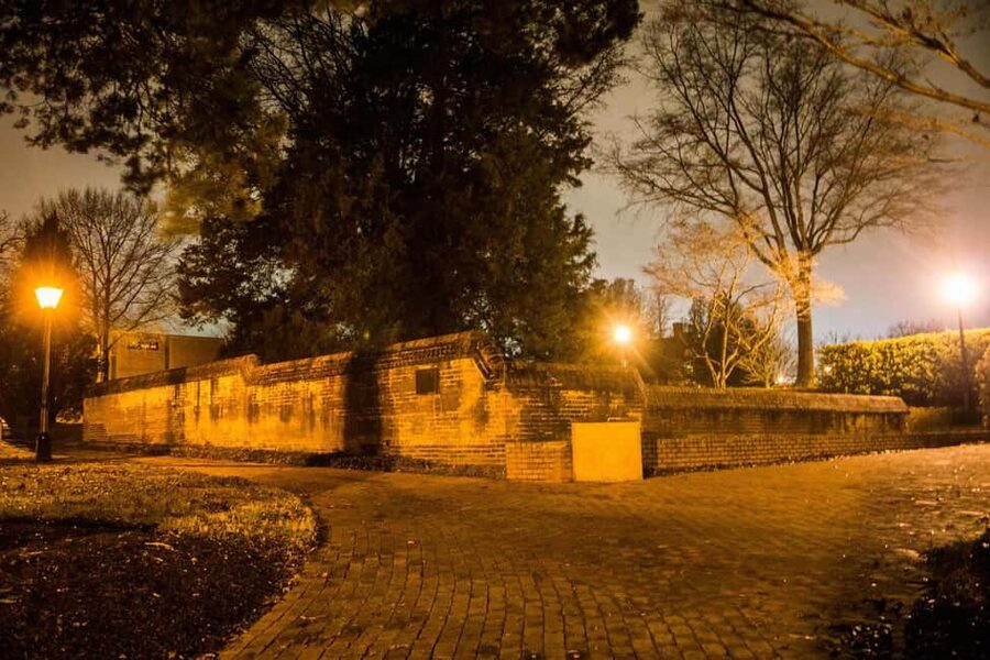 Williamsburg: Echoes of Twilight Late-Night Ghost Tour - The Eastern Lunatic Asylum and Mad Lucy
