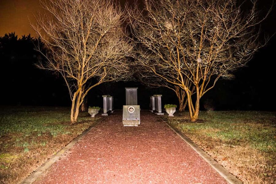 Williamsburg: Echoes of Twilight Late-Night Ghost Tour - Walking conditions and small practical details