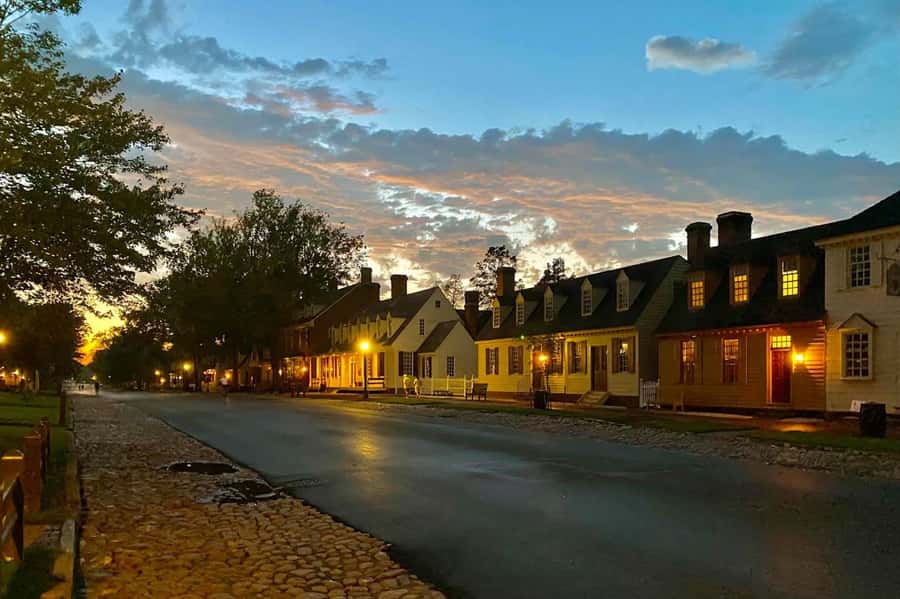 Williamsburg: Haunted Ghosts, Witches, and Pirates Tour - What the two-hour route feels like