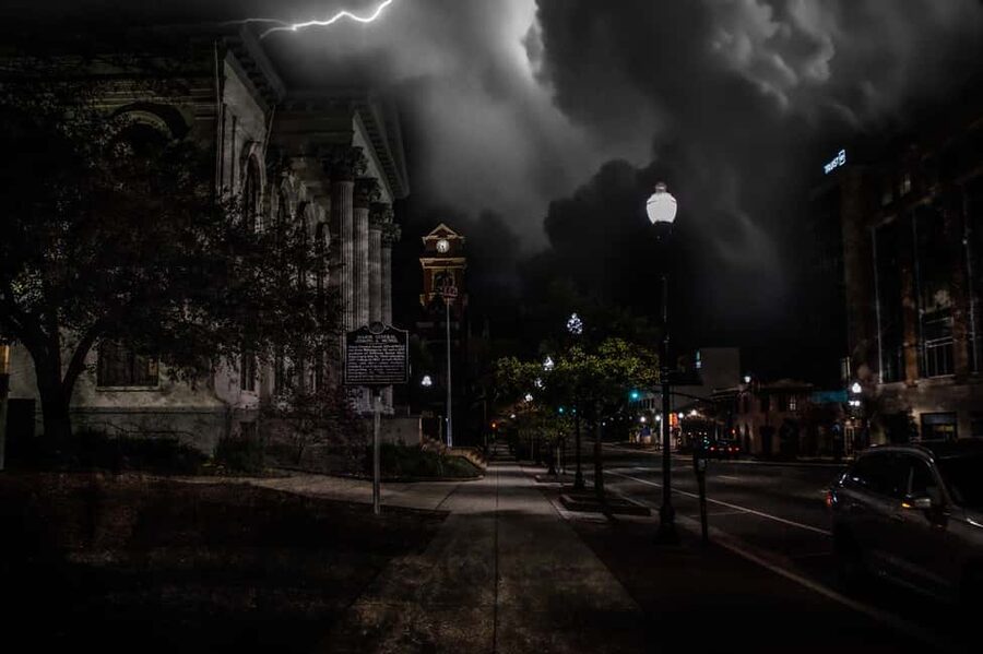 Wilmington: Boos and Booze Haunted Pub Crawl - Who will enjoy this Wilmington night walk?