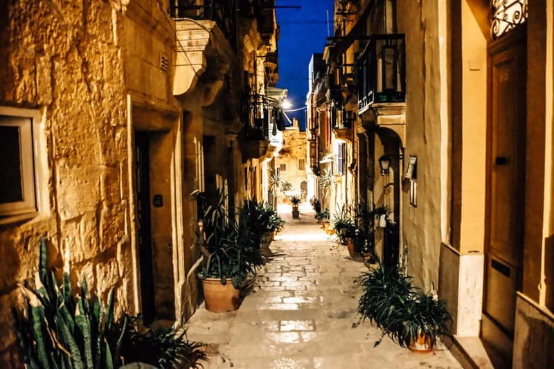 Witchcraft and Blood in Birgu - Walking Tour - Palazzos, fortifications, and ghosts