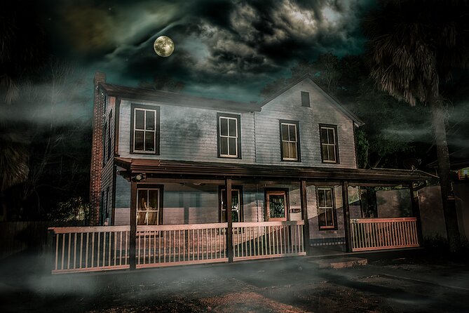 Wraiths of the Watchtower: Sinister St. Augustine Ghost Tour - The Casablanca Inn and the lantern on the balcony