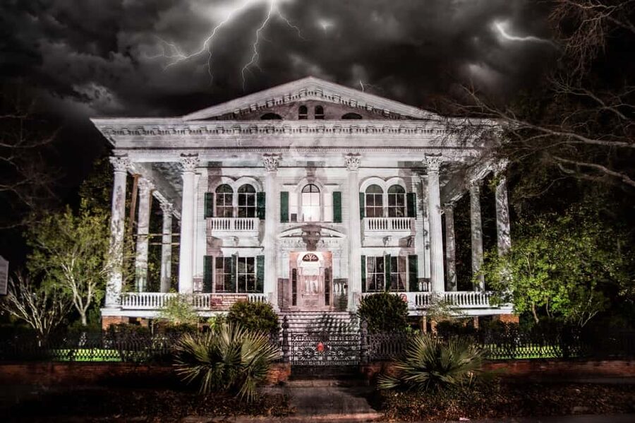 Wraiths & Wicked Whispers: Wilmington Ghost Tour - Thalian Hall gives the tour its first chill