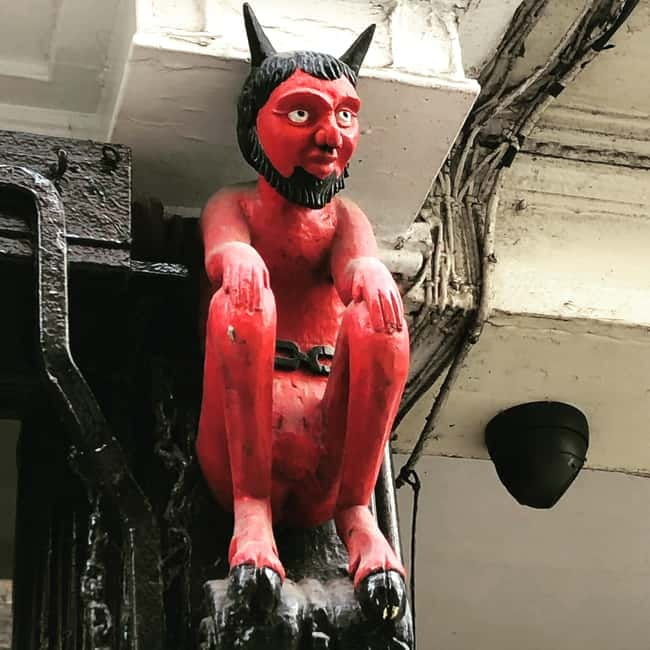 York: Forbidden Chronicles Ghosts and History Tour - Guide style is central to the experience